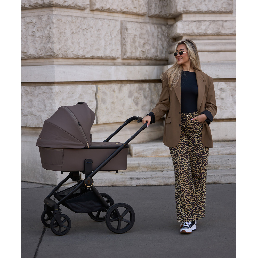 Venicci Upline 2 Brownie pram